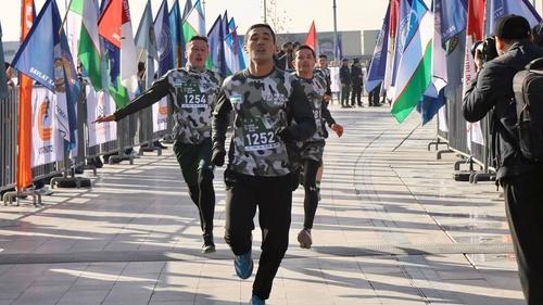 В парке Yangi O’zbekiston прошел военно-патриотический забег Men G’olib Run.