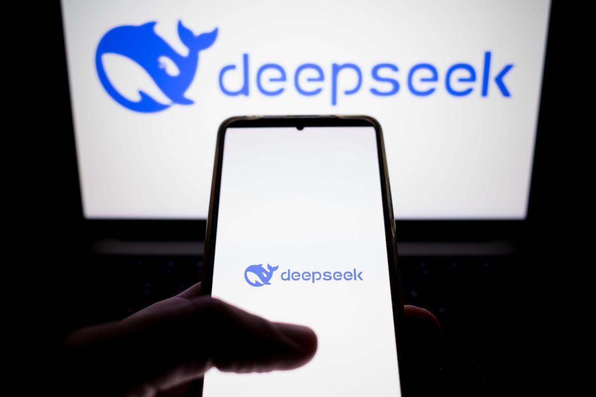 DeepSeek стал лидером среди бесплатных приложений в узбекистанском App Store.